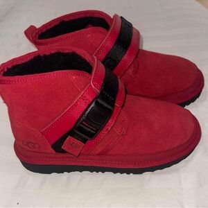 Kids Uggs size 2